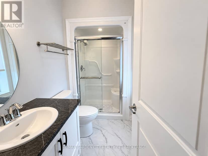 304 - 529 South Pelham Road — photo 17 of 24