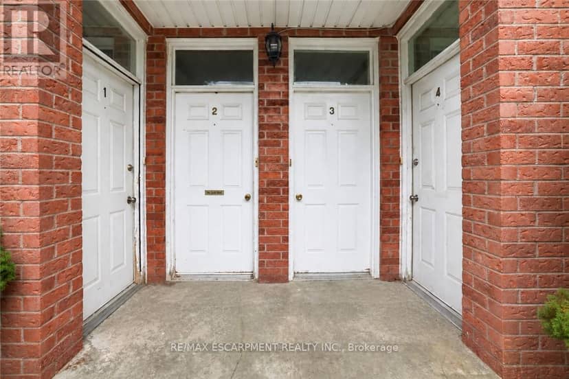 26 Renfrew Street E — photo 4 of 40