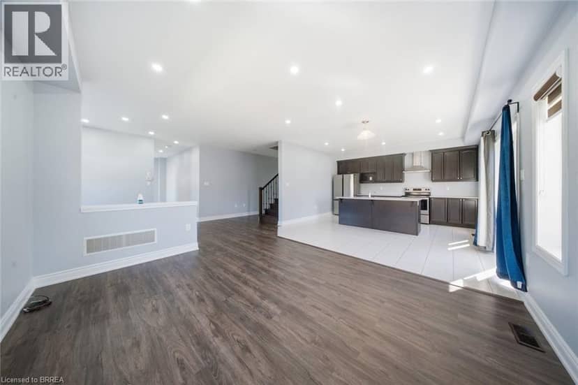 18 MACKLIN Street, Brantford, photo 8