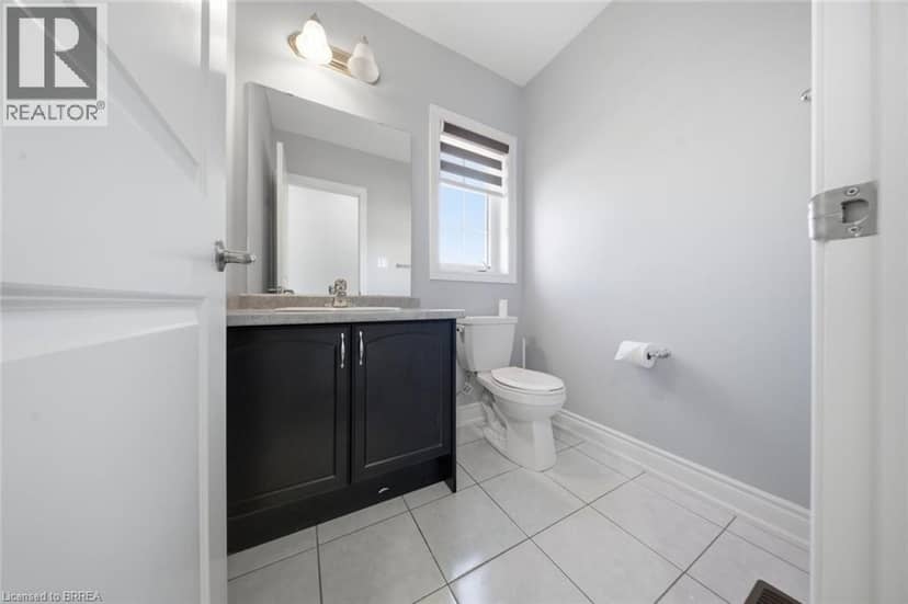 18 MACKLIN Street, Brantford, photo 5