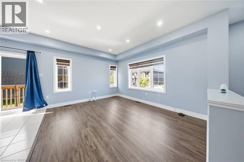 18 MACKLIN Street, Brantford, photo 7