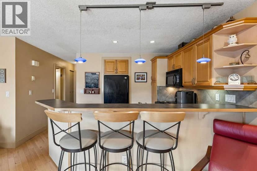 21, 712 4 Street NE — photo 9 of 28