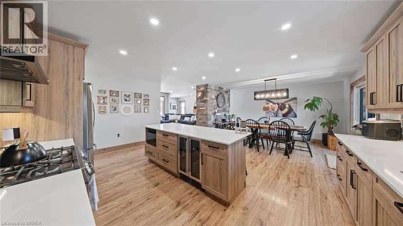 6 KINGS Lane — photo 14 of 40