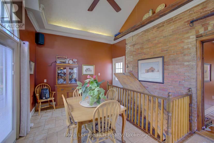 134 Frederick Street E — photo 9 of 27