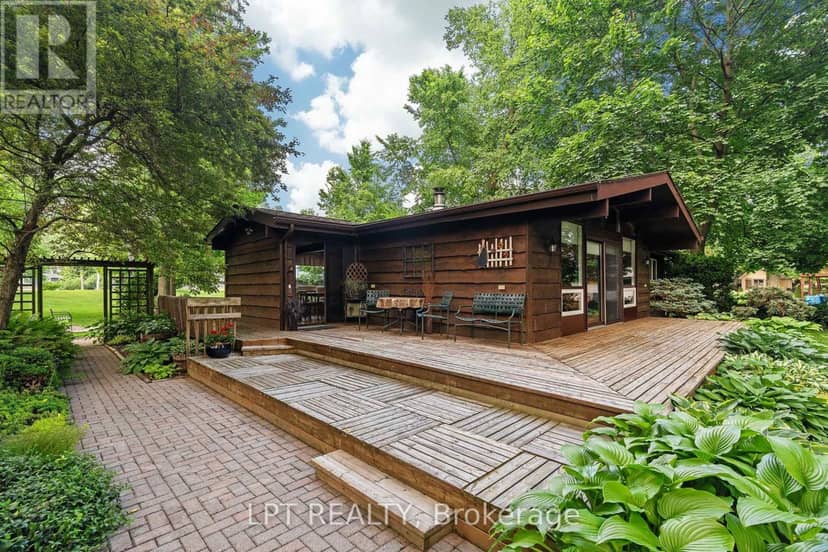 8452 Defore Drive, Lambton Shores, photo 2