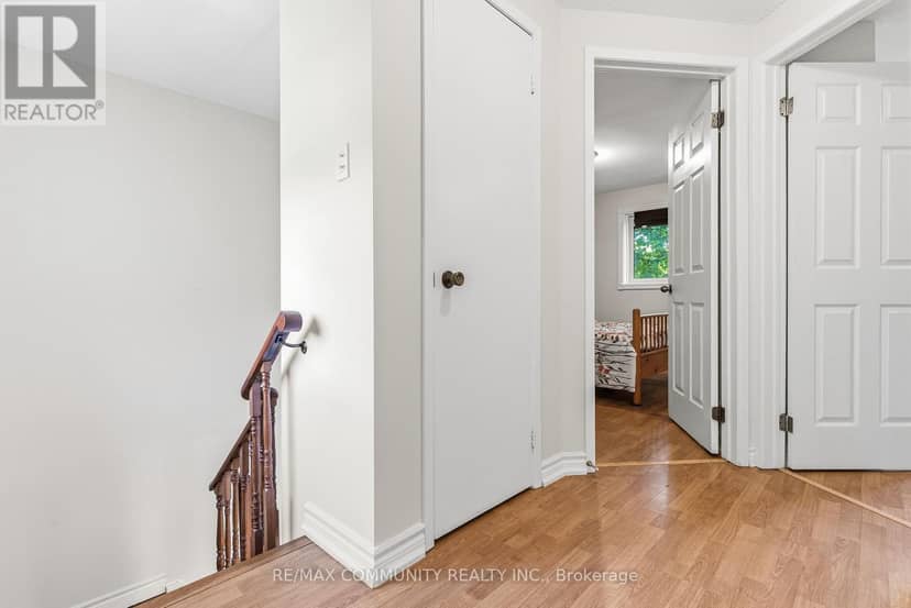 80 Brockman Crescent — photo 9 of 34
