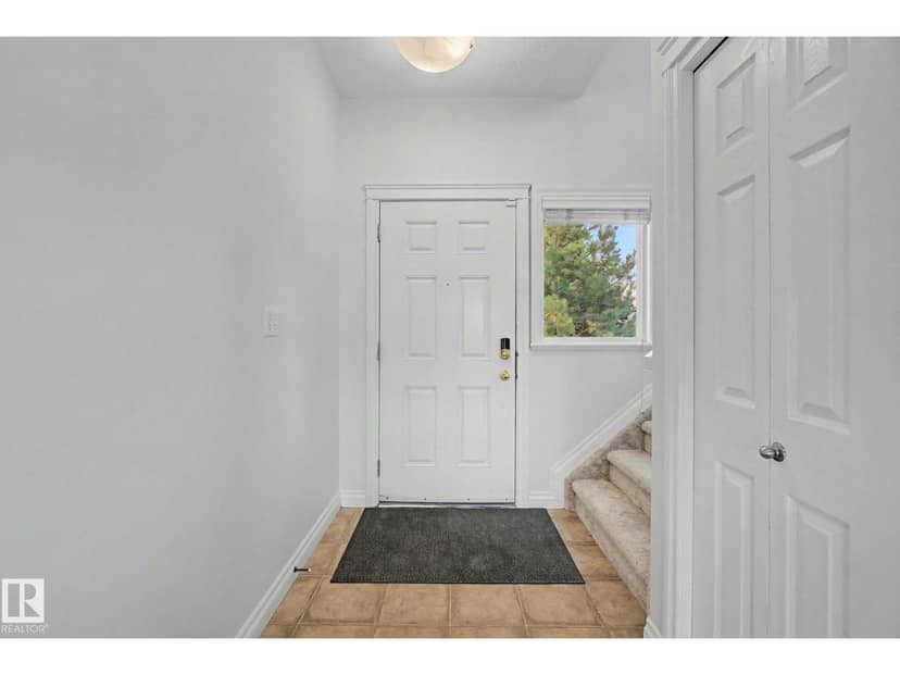 66 Vanessa Av — photo 13 of 40