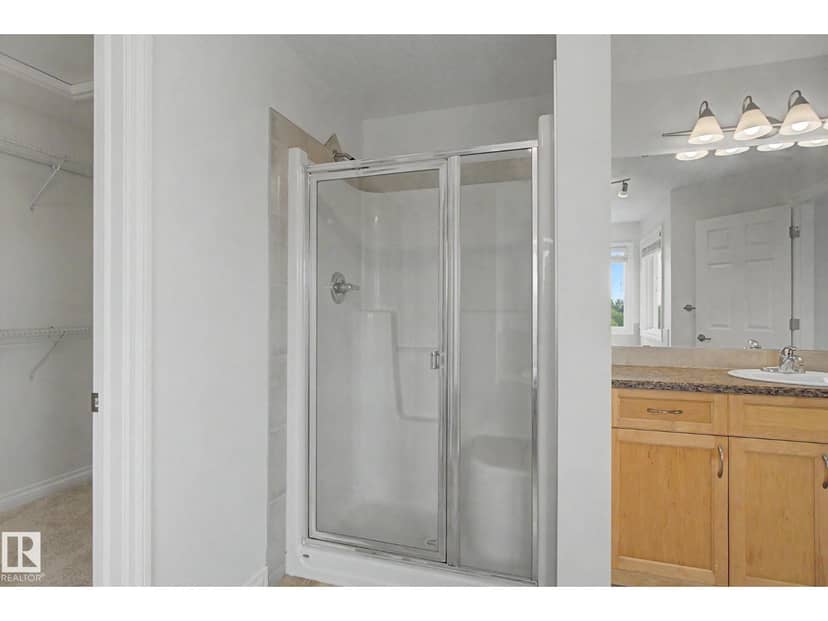 66 Vanessa Av — photo 24 of 40