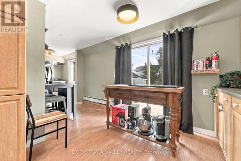 15 Troyes Street — photo 11 of 40
