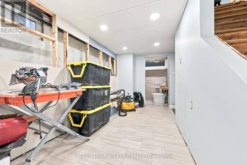 15 Troyes Street — photo 32 of 40