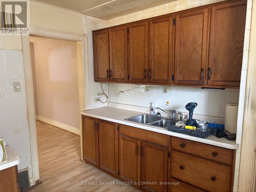 149 Sweetland Avenue — photo 8 of 25