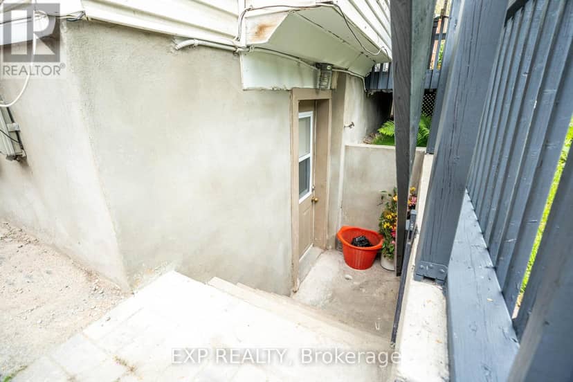 514 Lyon Street N — photo 9 of 40