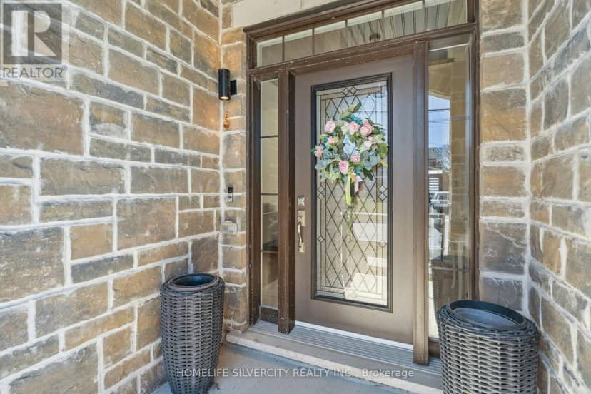 100 Church Street, Georgina, photo 3
