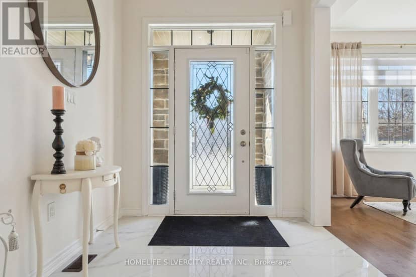100 Church Street, Georgina, photo 4