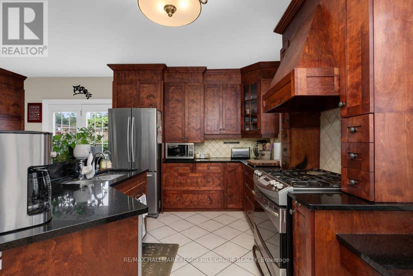 12 Beacon Road — photo 3 of 22