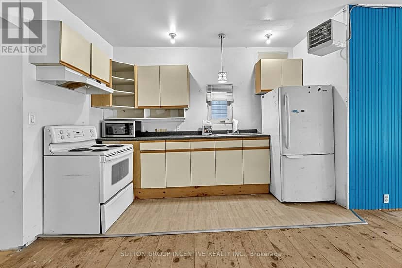 366 Talbot Street — photo 10 of 40