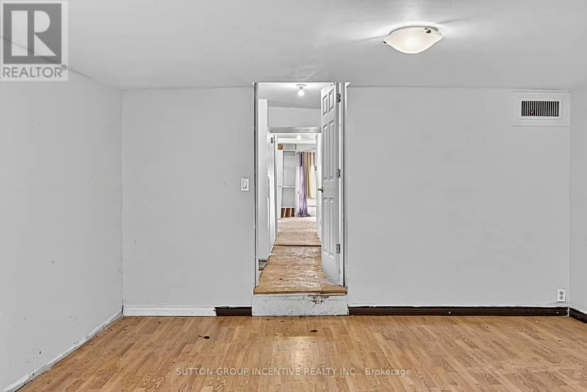 366 Talbot Street — photo 19 of 40