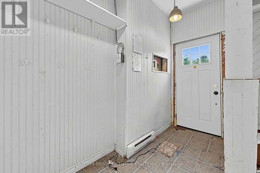 366 Talbot Street — photo 8 of 40
