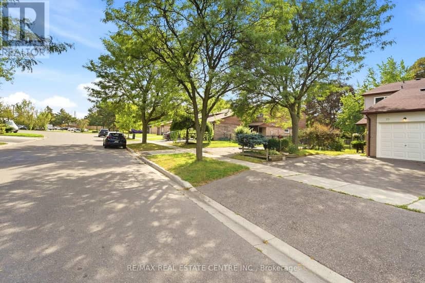25 Scottsdale Court, Brampton, photo 3