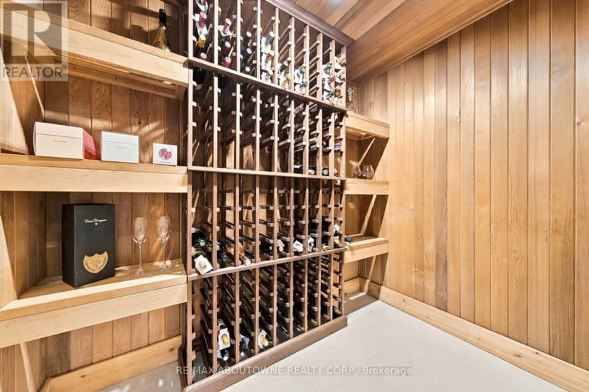 426 Trafalgar Road — photo 18 of 40