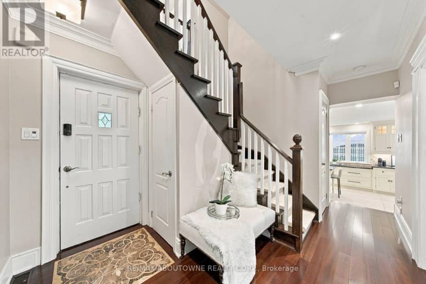 426 Trafalgar Road, Oakville, photo 3