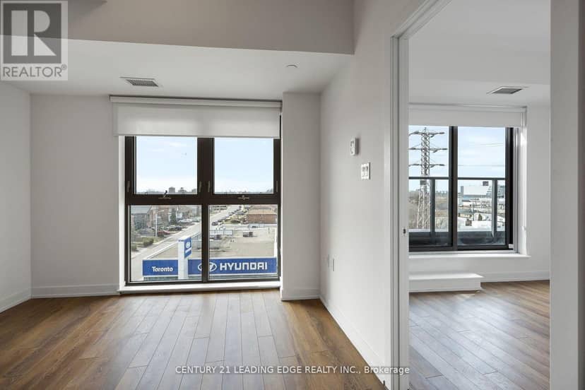 708 - 2433 Dufferin Street — photo 11 of 19