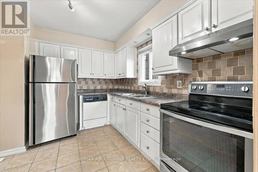 2197 Pembroke Court — photo 15 of 40