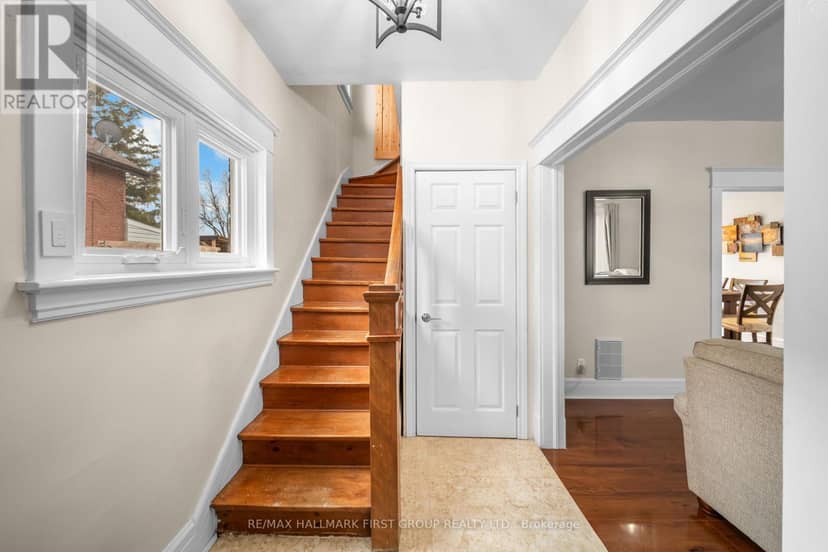 7 McMurchy Avenue S — photo 13 of 40
