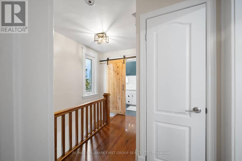 7 McMurchy Avenue S — photo 37 of 40