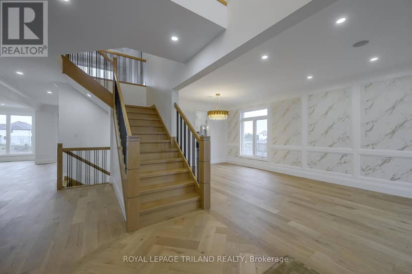 4038 Ayrshire Avenue, London South, photo 3