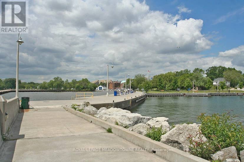 1601 - 2263 Marine Drive — photo 33 of 34