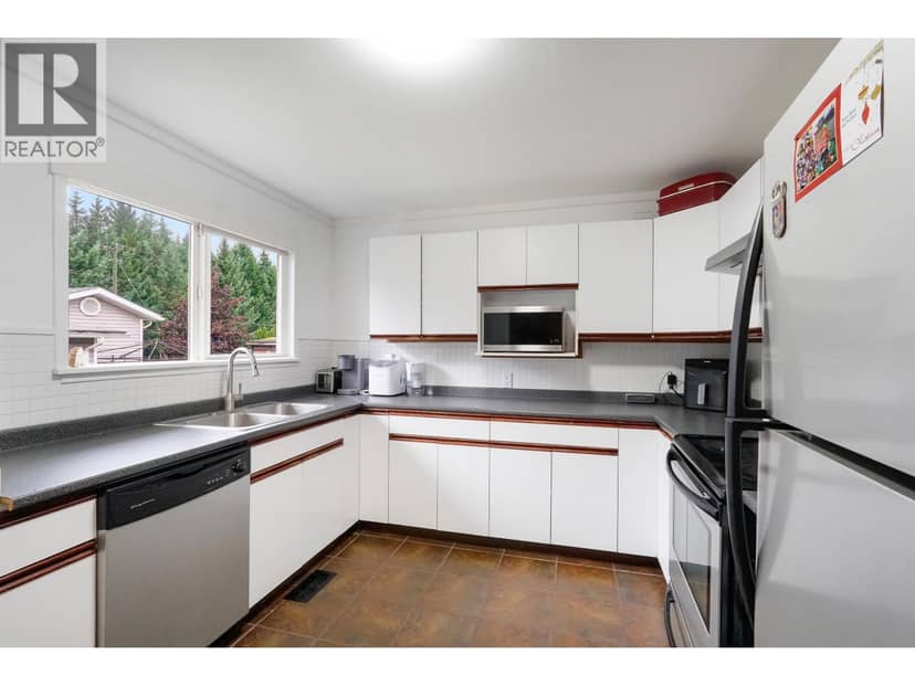 107 OMENICA STREET, Kitimat, photo 2