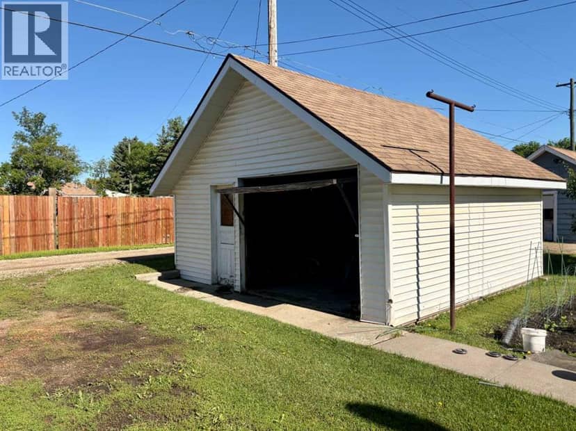 5032 48 Street — photo 19 of 21