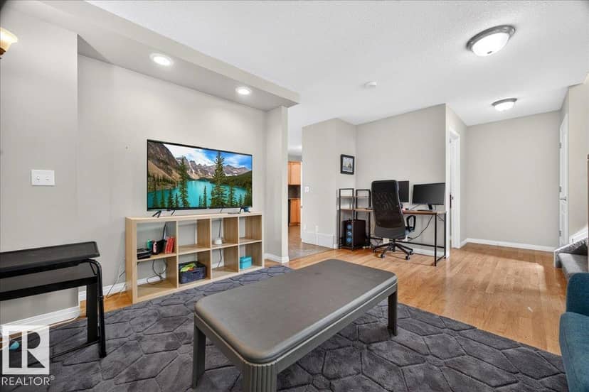 887 Oakland Bv — photo 10 of 40