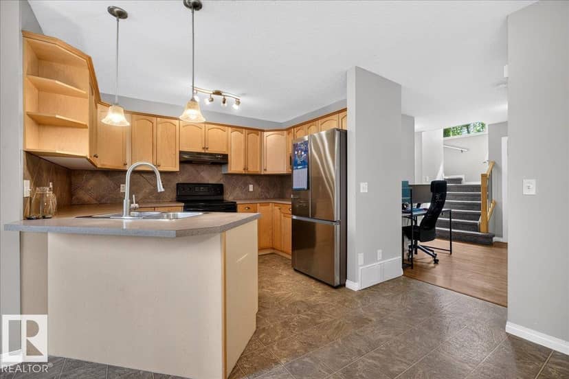 887 Oakland Bv — photo 14 of 40