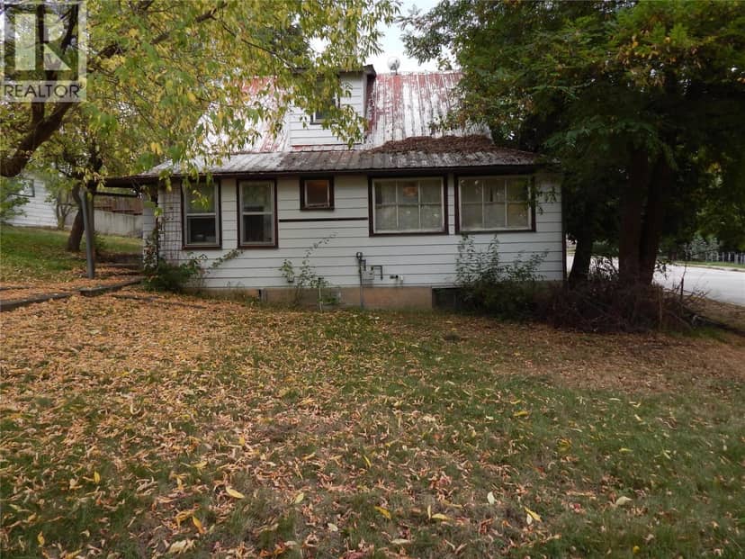 916 Cook Street, Creston