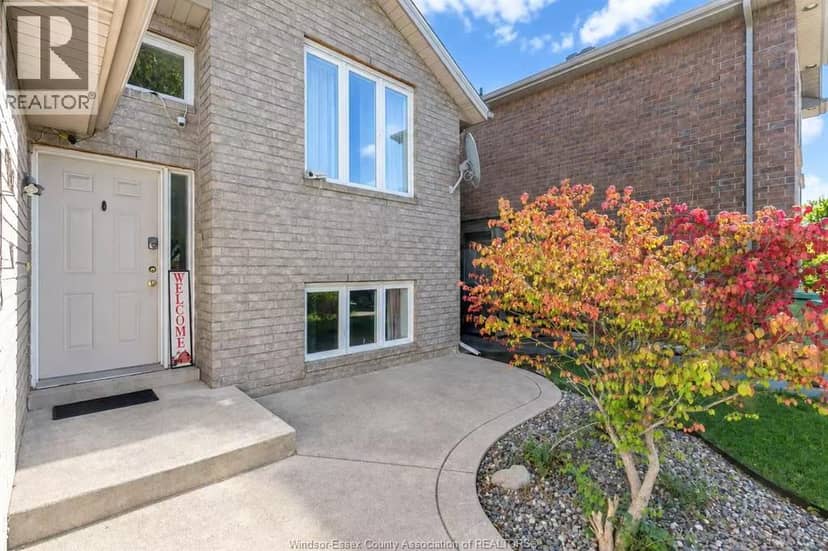 2292 Askin Avenue — photo 4 of 37