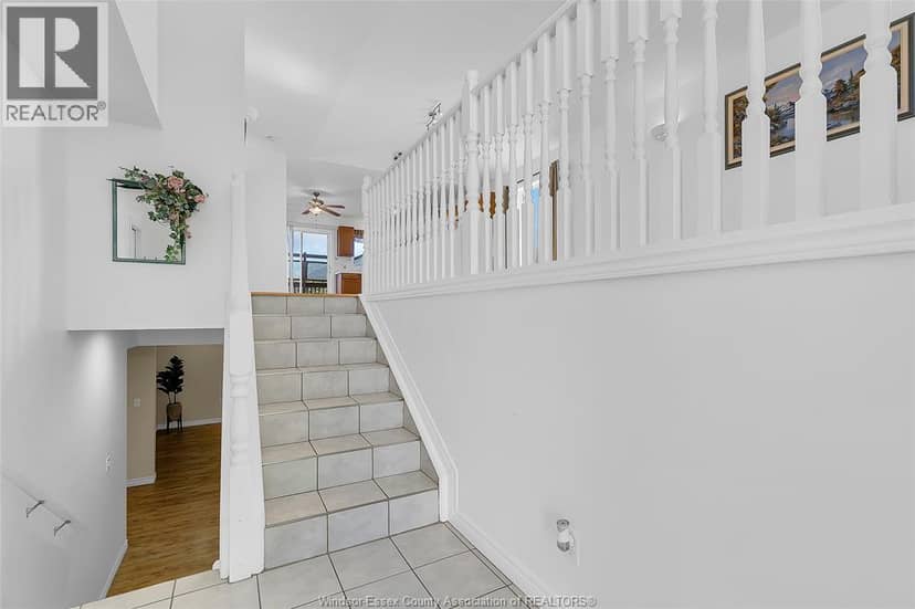2292 Askin Avenue — photo 5 of 37