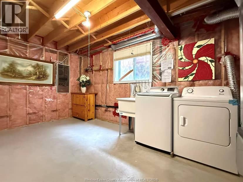 2292 Askin Avenue — photo 31 of 37