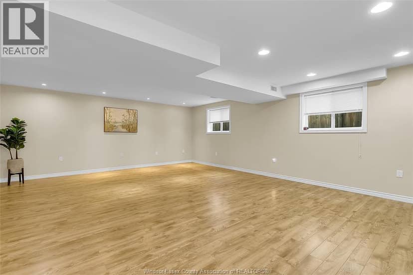 2292 Askin Avenue — photo 26 of 37