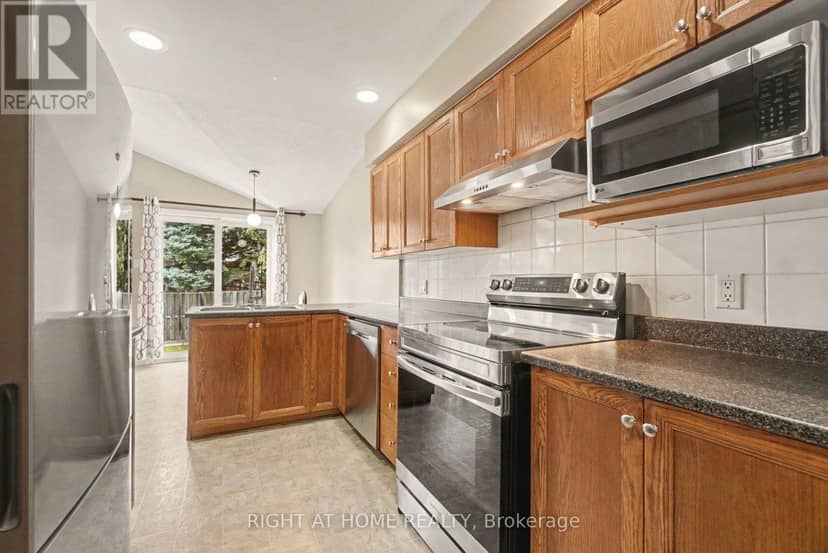 623 Wild Shore Crescent — photo 12 of 32