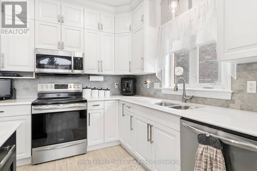 2 Bevan Drive — photo 18 of 40