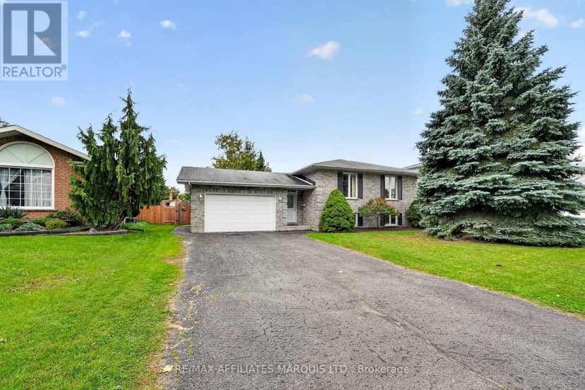 828 Chelsea Crescent, Cornwall, photo 2