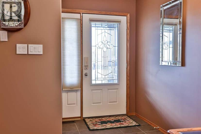 23 Rivermill Landing W, Lethbridge, photo 2