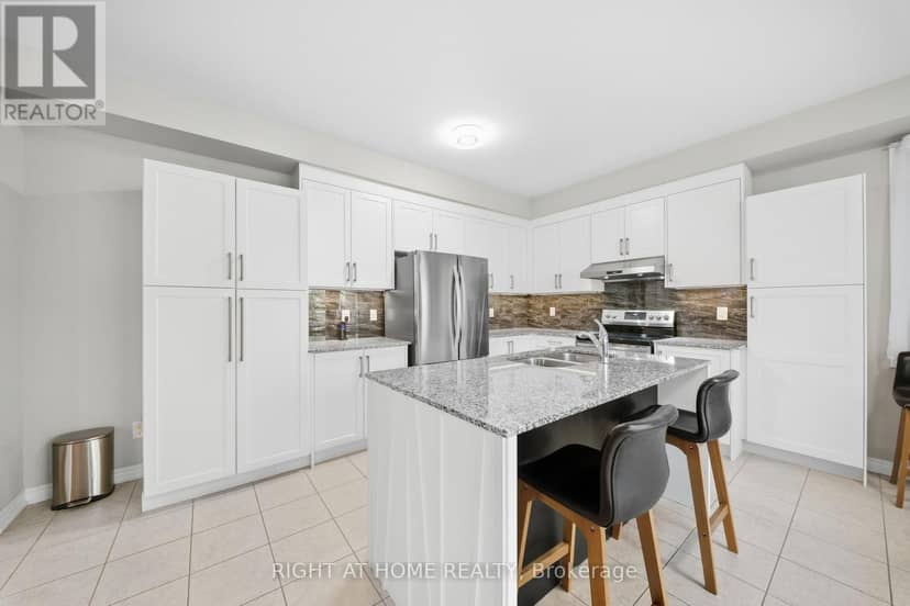 66 Betty May Crescent — photo 18 of 40