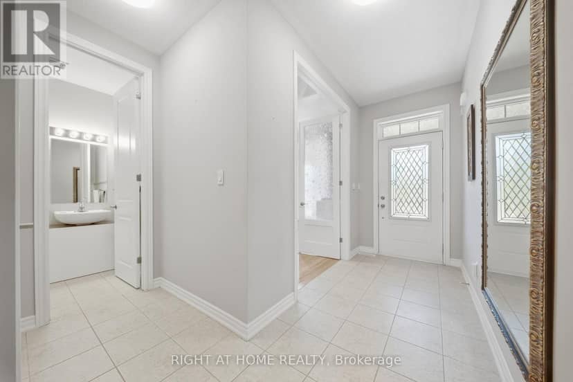 66 Betty May Crescent — photo 3 of 40