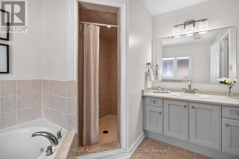 228 Twin Hills Crescent — photo 17 of 33