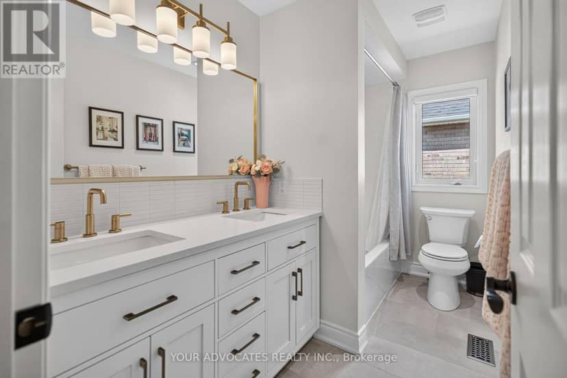 228 Twin Hills Crescent — photo 24 of 33