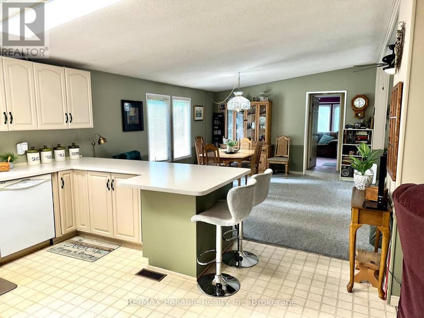 118 Tamarack Drive — photo 22 of 40