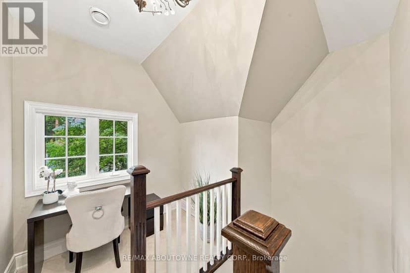 426 Trafalgar Road — photo 20 of 40